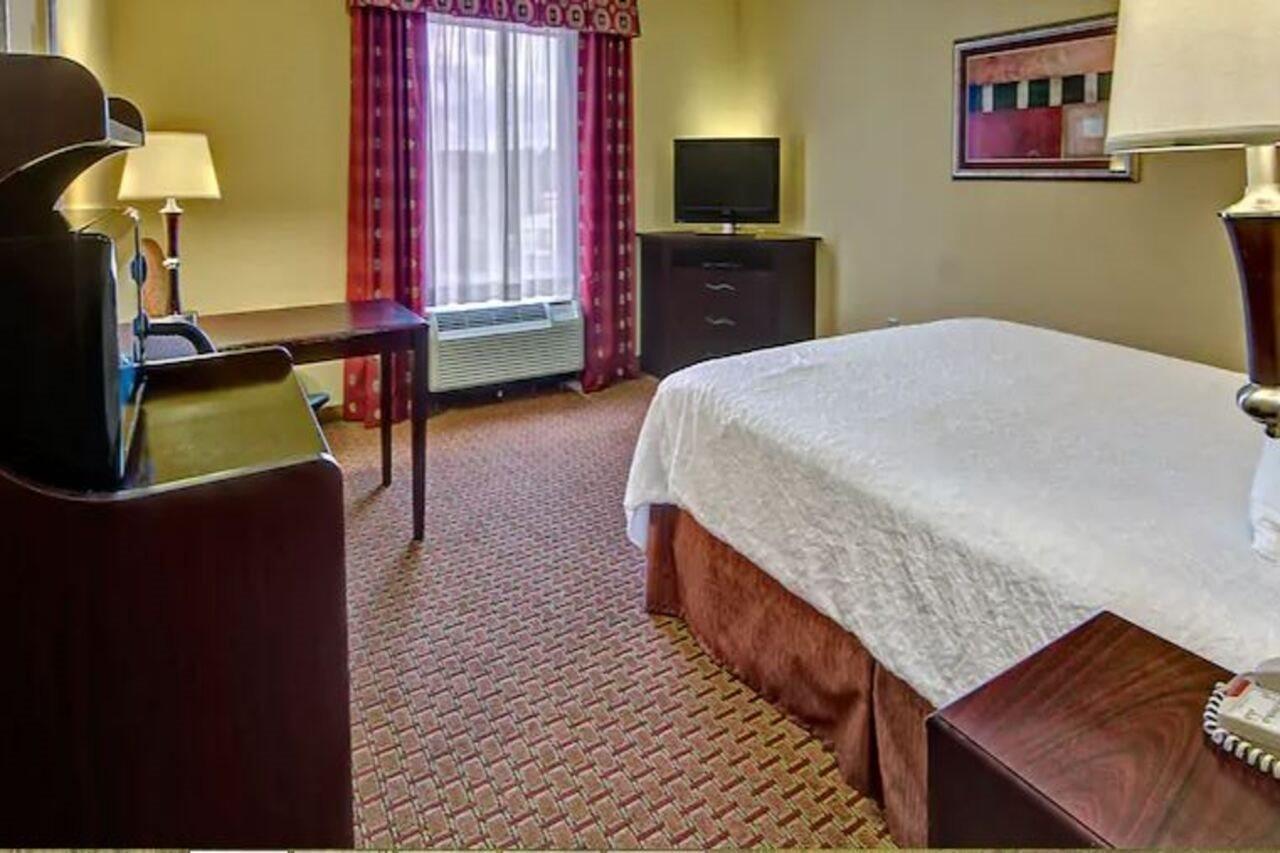 Hampton Inn Galax Bagian luar foto