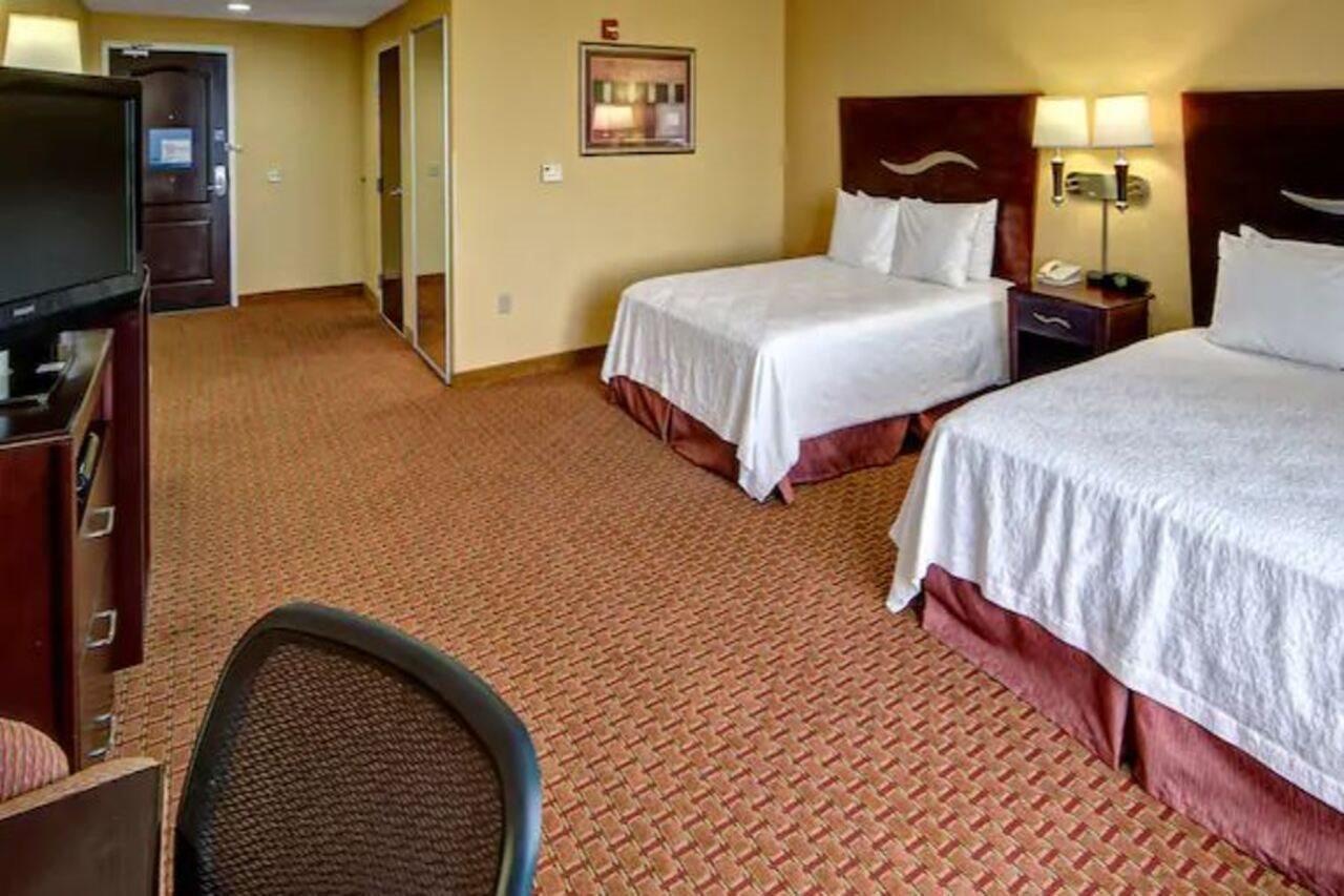 Hampton Inn Galax Bagian luar foto